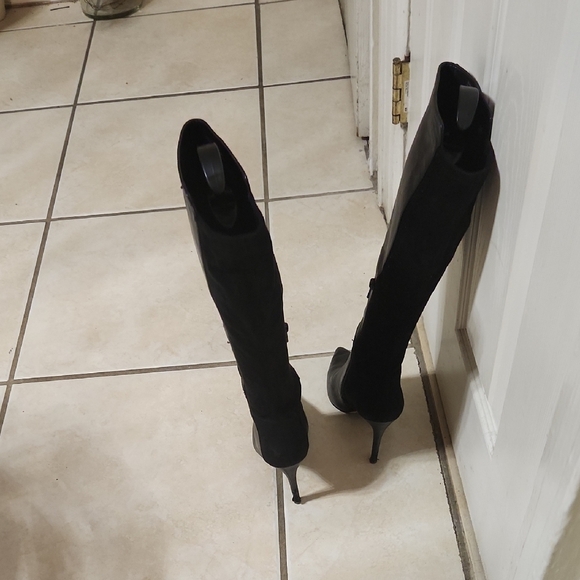 Aldo Black Heeled Boots Timeless Knee-High Style - Picture 2 of 4